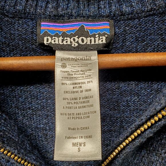 PATAGONIA Men's Quarter-Zip Lambswool Blend Sweater Size S - Picture 3 of 5